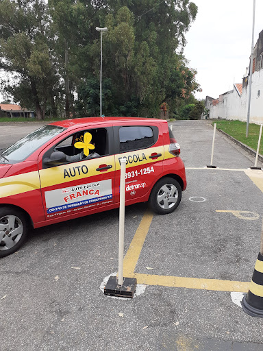 Auto Escola Franca - Curso Prático e Teórico