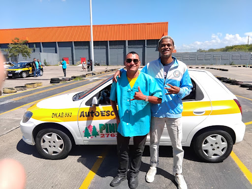 Auto Escola Pinheiro B. Roxo