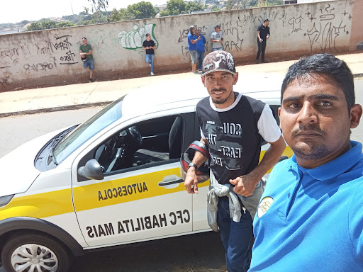 AUTOESCOLA HABILITA MAIS